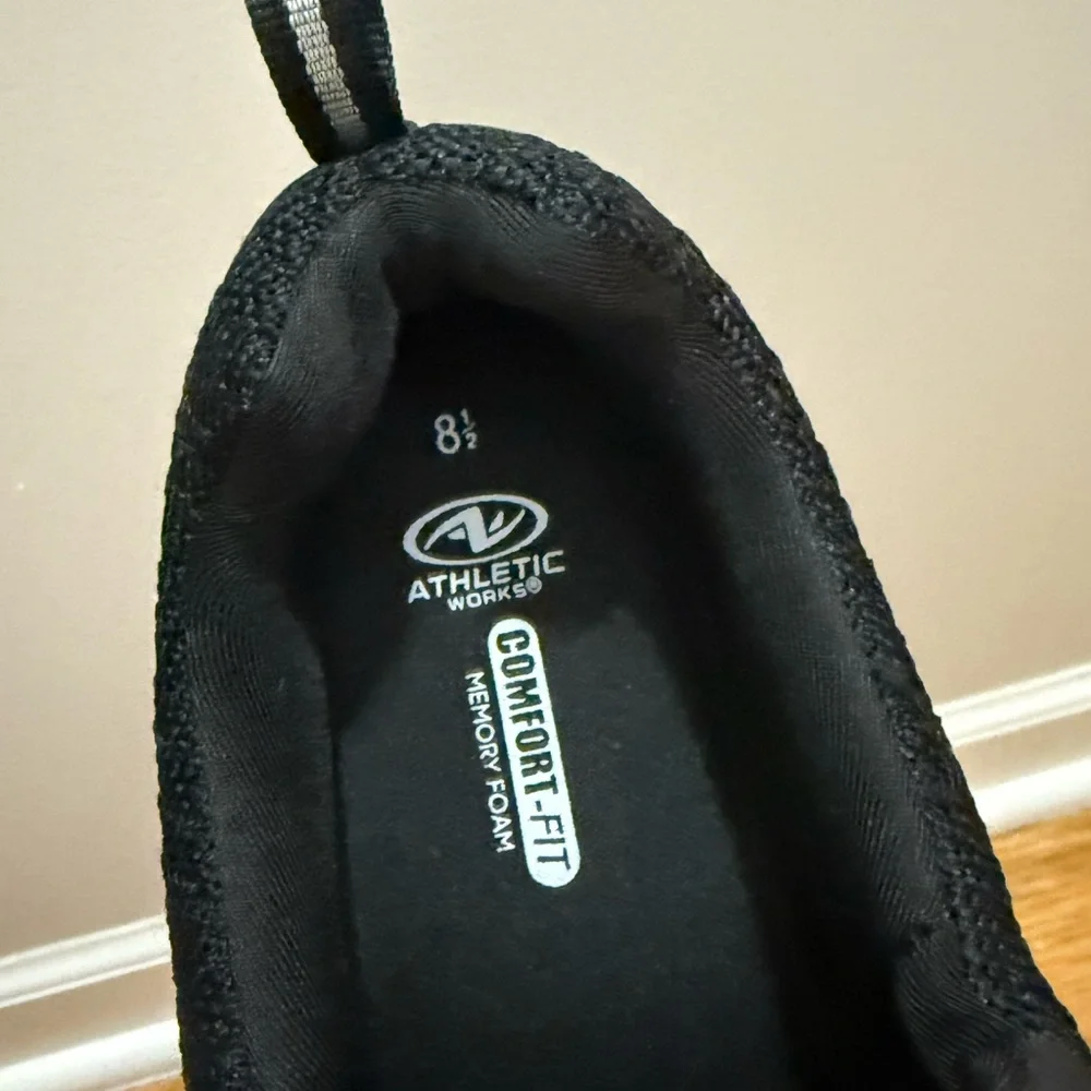 Black Athletic Works Women’s Bungee Slip On Sneakers (Size 8.5) - Picture 5 of 6